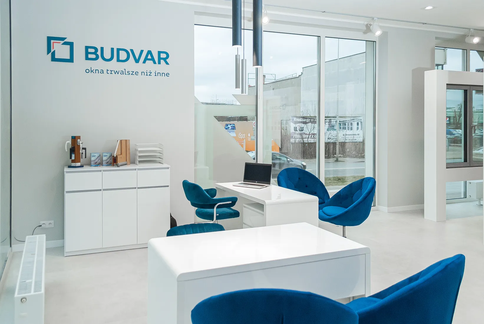 Postes des conseillers — Salon Budvar Łódź