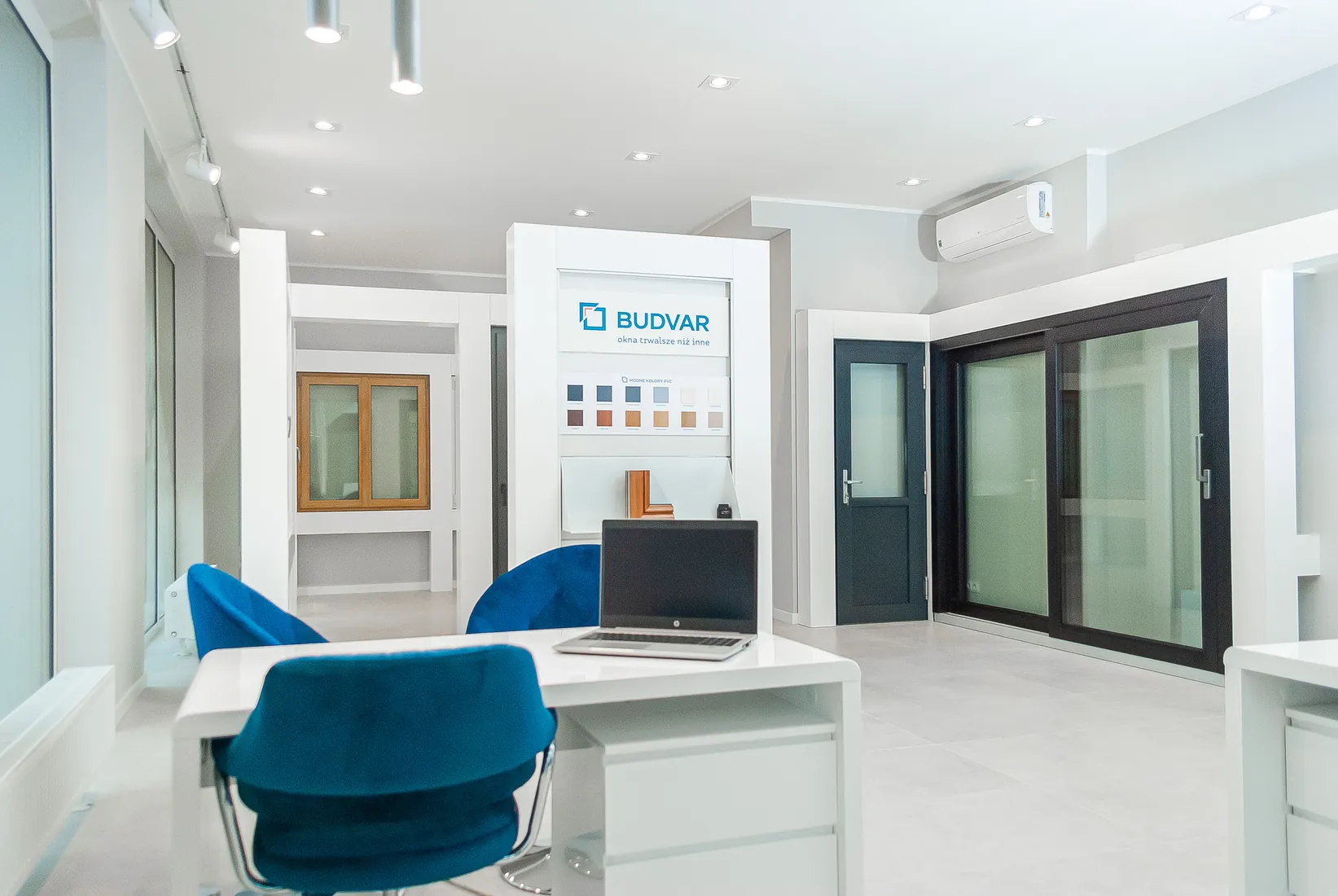Exposition de fenêtres et de baies coulissantes — Salon Budvar Łódź