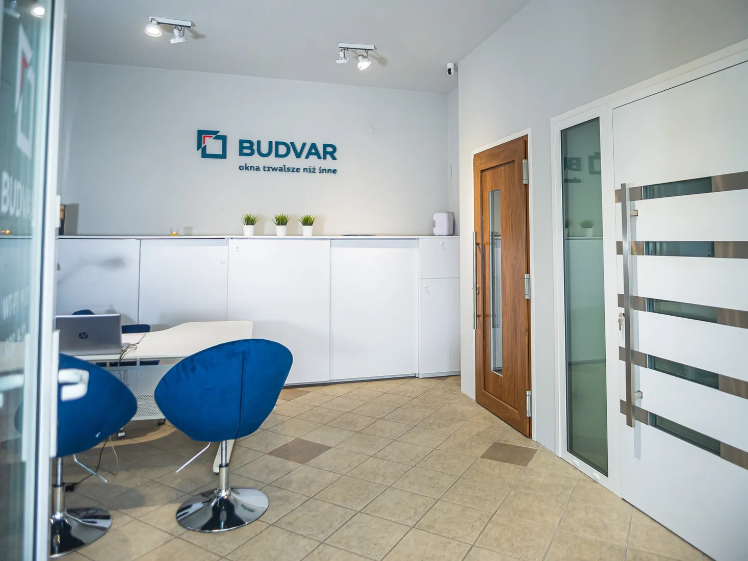 Accueil et portes d’entrée — Salon Budvar Sieradz
