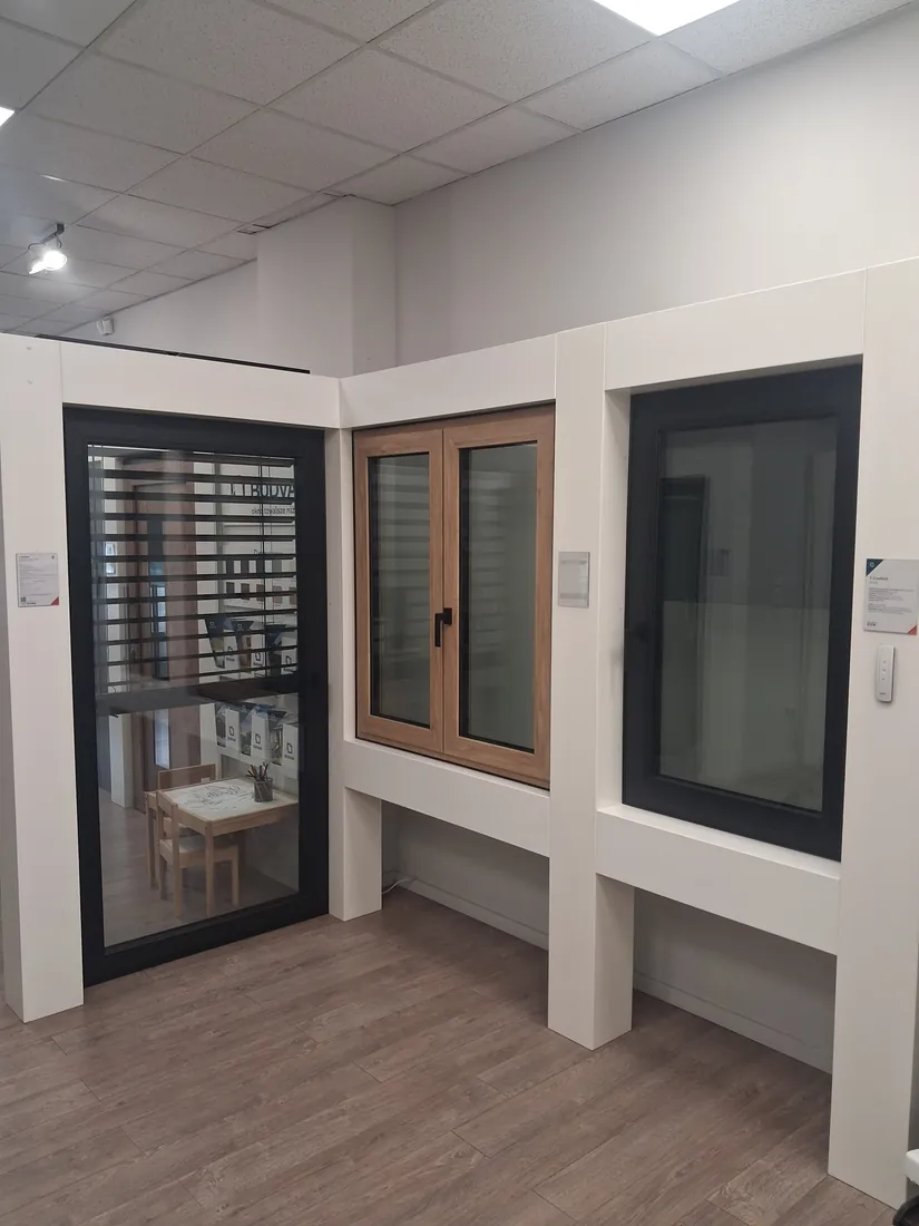 Exposition de fenêtres et de portes-fenêtres — Salon BUDVAR Wrocław
