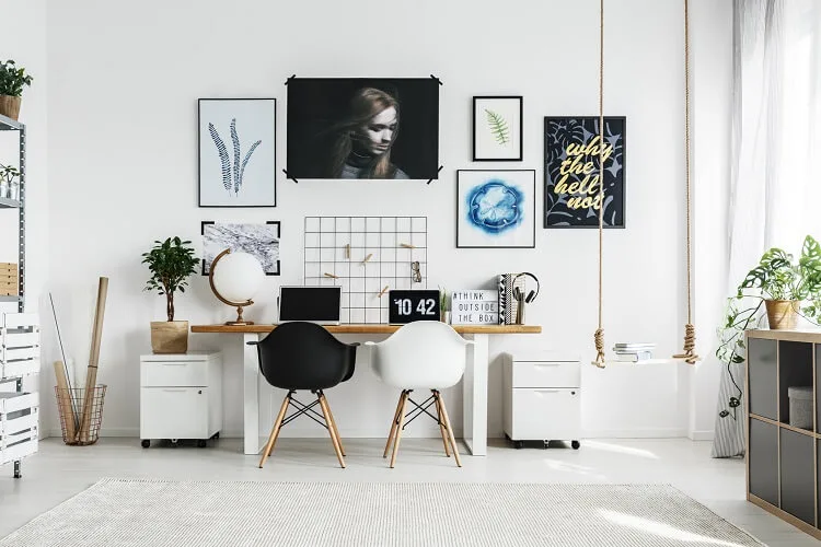 Exposition de la fenêtre dans le bureau
