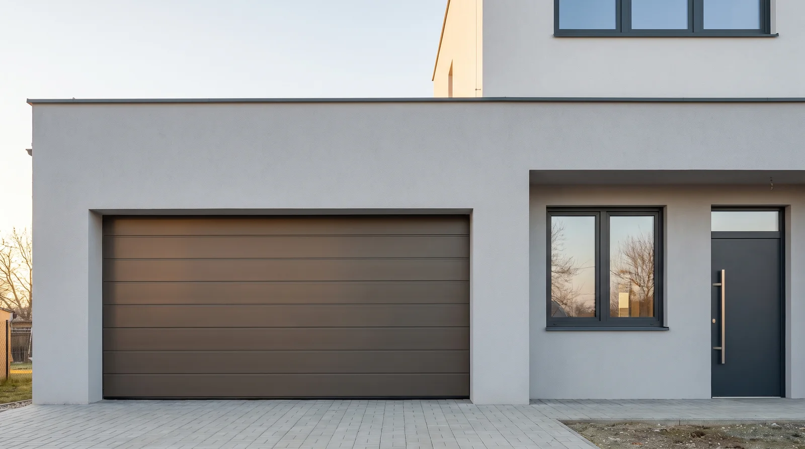 Comment choisir une porte de garage : isolation, sécurité, confort